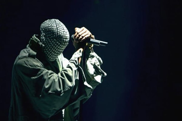 Balenciaga разработали мерч Donda к выходу нового альбома Канье Уэста