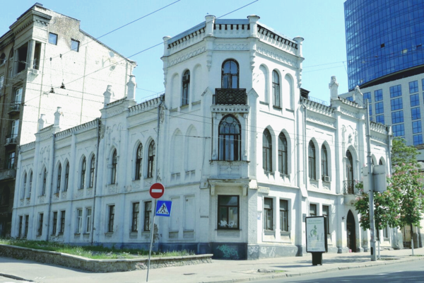 В Киеве запретили проводить какую- либо реконструкцию на 119 исторических зданиях