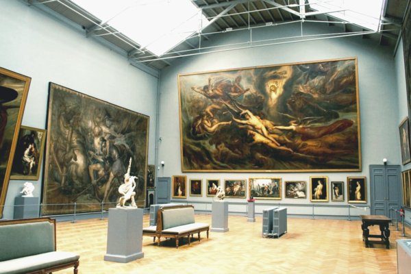 В Брюсселе вместо пилюль от стресса людям будут прописывать походы в музеи