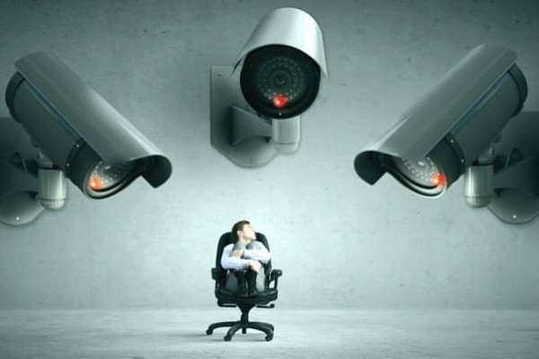 В ТРЦ Украины хотят следить за масочным режимом с помощью камер