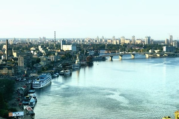 В Киеве приглашают переплыть Днепр с Яной Клочковой