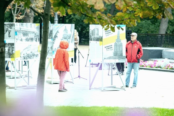 В центре Киева открылась выставка американского фотографа об Украине