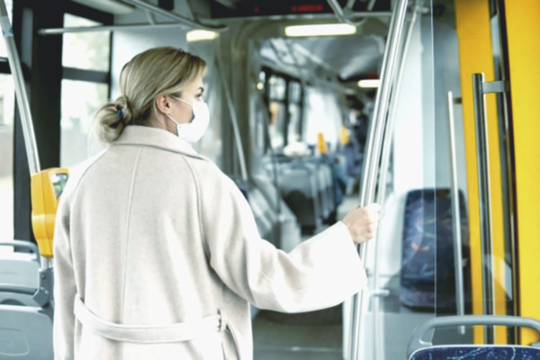 «Тяжелый шаг»: в Киеве планируют запускать е-пропуска для пассажиров в транспорте в локдаун