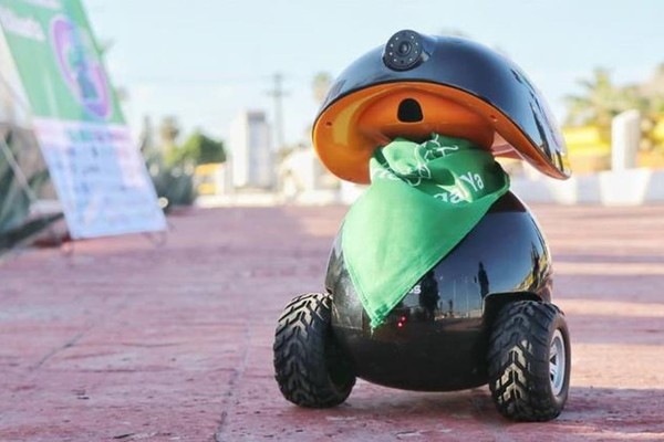 В Мехико появился робот-курьер, который доставляет препараты для аборта