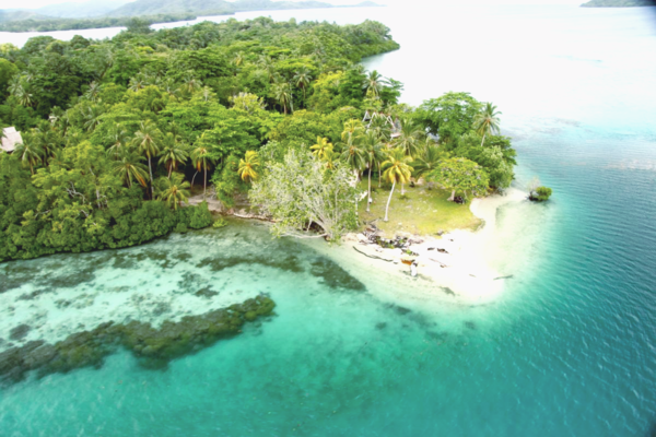 «Все должно было быть нормально»: двое мужчин месяц дрейфовали в океане  на моторной лодке