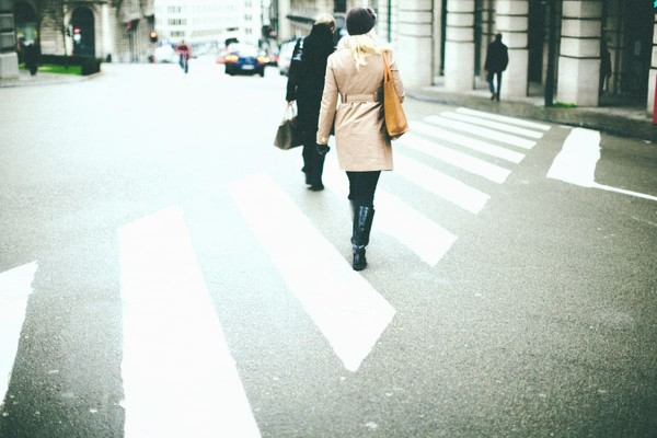 В Украине появился первый проекционный пешеходный переход (фото)