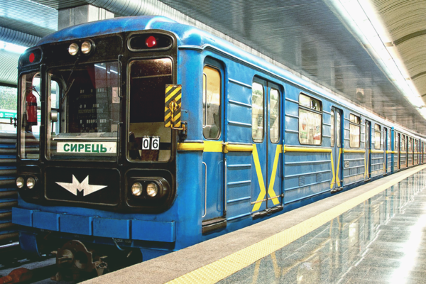 В Киеве сегодня вечером ограничат работу метро: какие станции будут закрыты