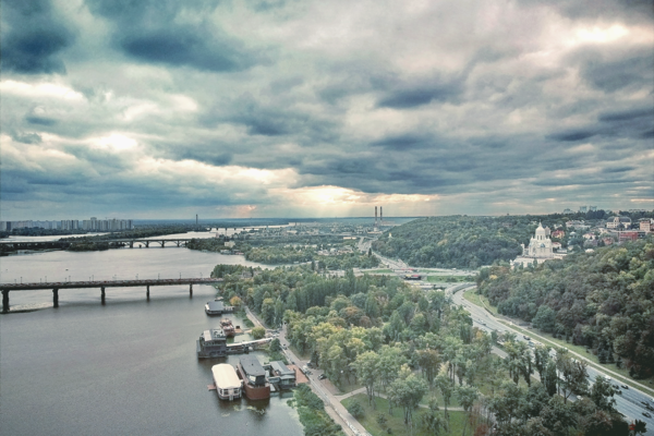 Осенний Киев сняли с высоты птичьего полета: захватывающее видео