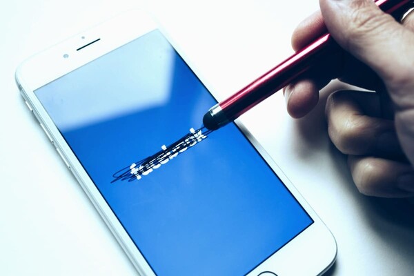 СМИ пишут, что компания Facebook собирается изменить название