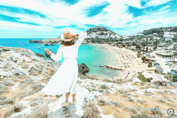 В Греции собираются привлекать туристов круглый год: какие правила въезда действуют