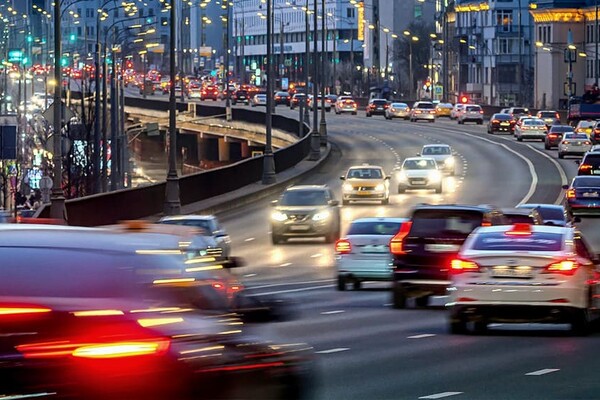 На некоторых улицах Киева с 1 ноября вводится единый скоростной режим: адреса