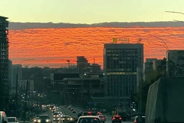 Красное небо в Киеве: жители столицы могли увидеть удивительный закат (фото)
