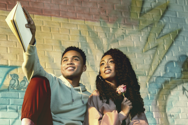 Disney выпустила трейлер фильма, где роль Золушки исполнит темнокожий 