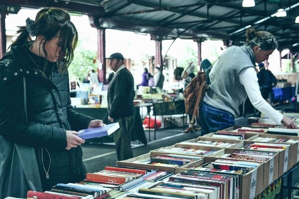 В КГГА разрешили построить ТРЦ на месте книжного рынка на Петровке