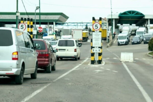 Электронная очередь для пересечения границы Украины: время можно бронировать 