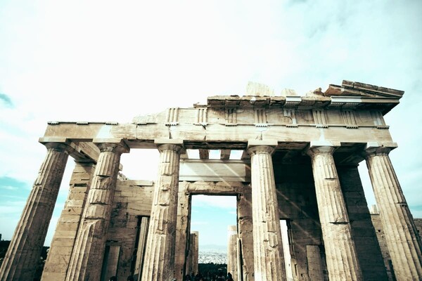 Греция усиливает условия въезда для всех туристов