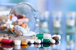 Украина подписала контракты на закупку таблеток от COVID-19