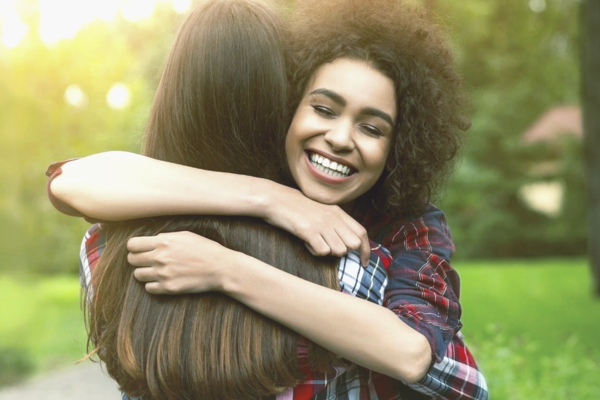 Как найти новых друзей со всего мира с помощью виртуальных объятий