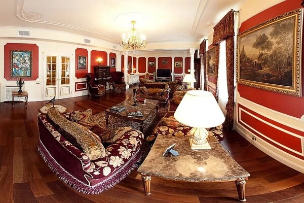 Дорогущая квартира в центре Киева 