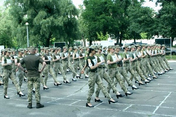 Военный учет для женщин в Украине: как он работает в реальности