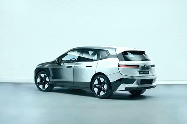 Машина, которая меняет цвет кузова 