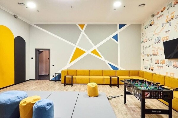 В Киеве на центральном ж/д вокзале в тестовом режиме работает бизнес-лаунж зона (фото)