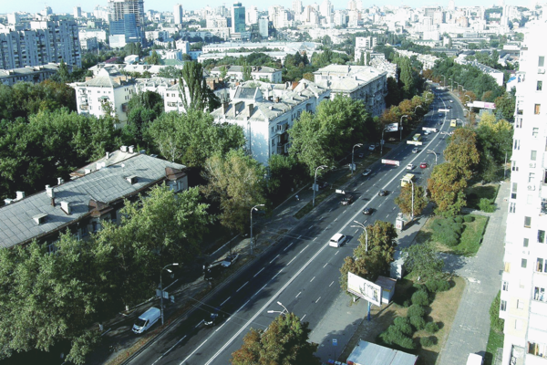 В Киеве при ремонте Воздухофлотского проспекта предусмотрели велодорожки и тактильную плитку