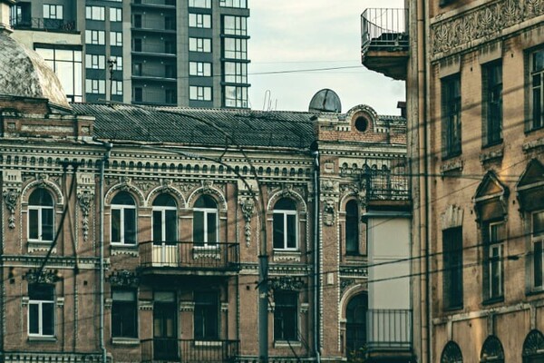 В Киеве хотят запретить пристройки и изменения фасадов исторических зданий