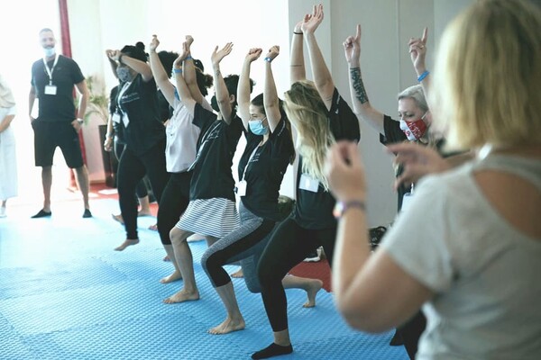 В Киеве проведут занятия по выживанию для женщин на случай войны