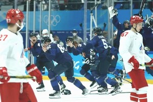Финляндия посвятила Украине победу над Россией в хоккейном матче