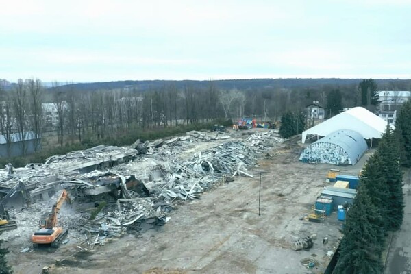 На ВДНГ в Киеве полностью снесли павильон 