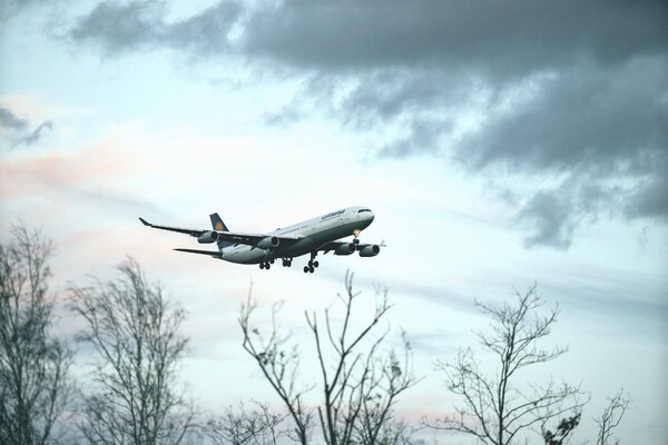 Над Украиной закрыли воздушное пространство