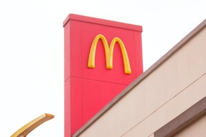 У McDonald's розповіли, яке рішення ухвалили щодо роботи в Росії та в Україні