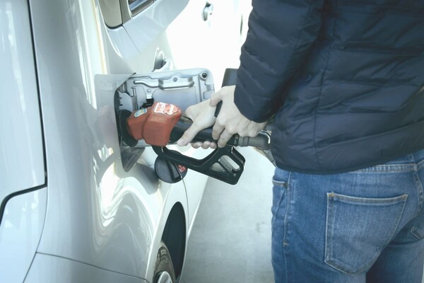 Украина получит бензин из польских запасов 