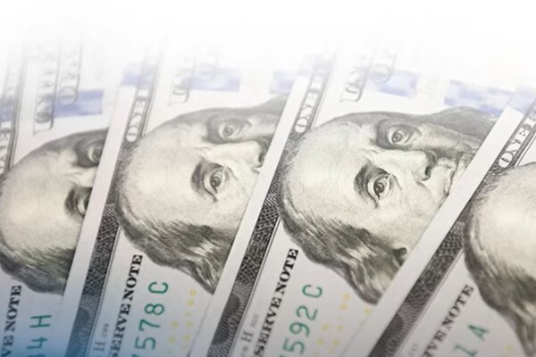 НБУ отменил ограничения по курсу валют 