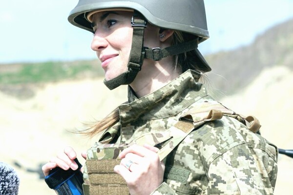 Украинская актриса вступила на службу в ТРО ВСУ 