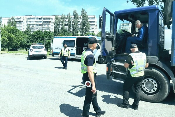 На дорогах Киевской области возобновили габаритно-весовой контроль 