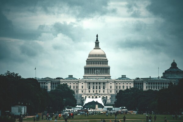 У США запровадили режим надзвичайної ситуації 