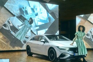 В Киеве сняли рекламу электрокара Mercedes-Benz (видео)
