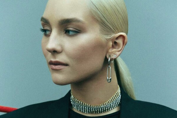 Члены команды украинской певицы ROXOLANA пострадали при обстреле Винницы: есть погибший