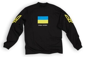 Balenciaga создал свитшот в поддержку Украины: цена и где можно купить