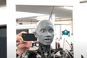 Британская компания показала, какие новые эмоции выражает их робот-гуманоид (видео)