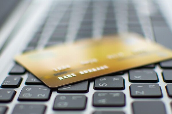 Национальный банк Украины запретил переводы с гривневых карт на иностранные счета