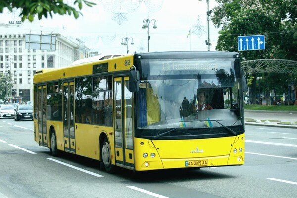 В Киеве появилась возможность расплатиться картой в автобусах