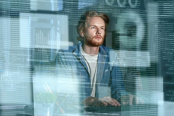 Украинским волонтерам предлагают бесплатно изучить IT-специальности