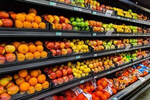 Цены на продукты в Украине выросли почти на 35%