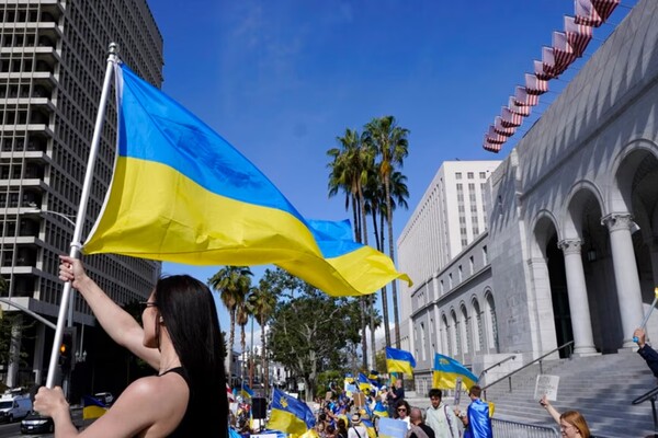 Сколько процентов американцев поддерживают дальнейшую помощь Украине - результаты опроса