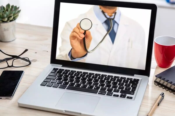 Helsi запускає сервіс термінових онлайн-консультацій з лікарями: як позуватися