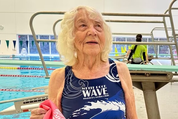 99‑летняя пловчиха из Канады побила три мировых рекорда за один день (видео)