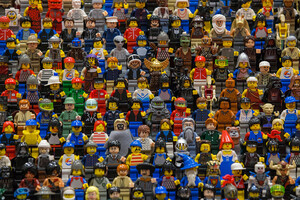 Американец построил огромный город из LEGO, использовав более миллиона деталей (видео)